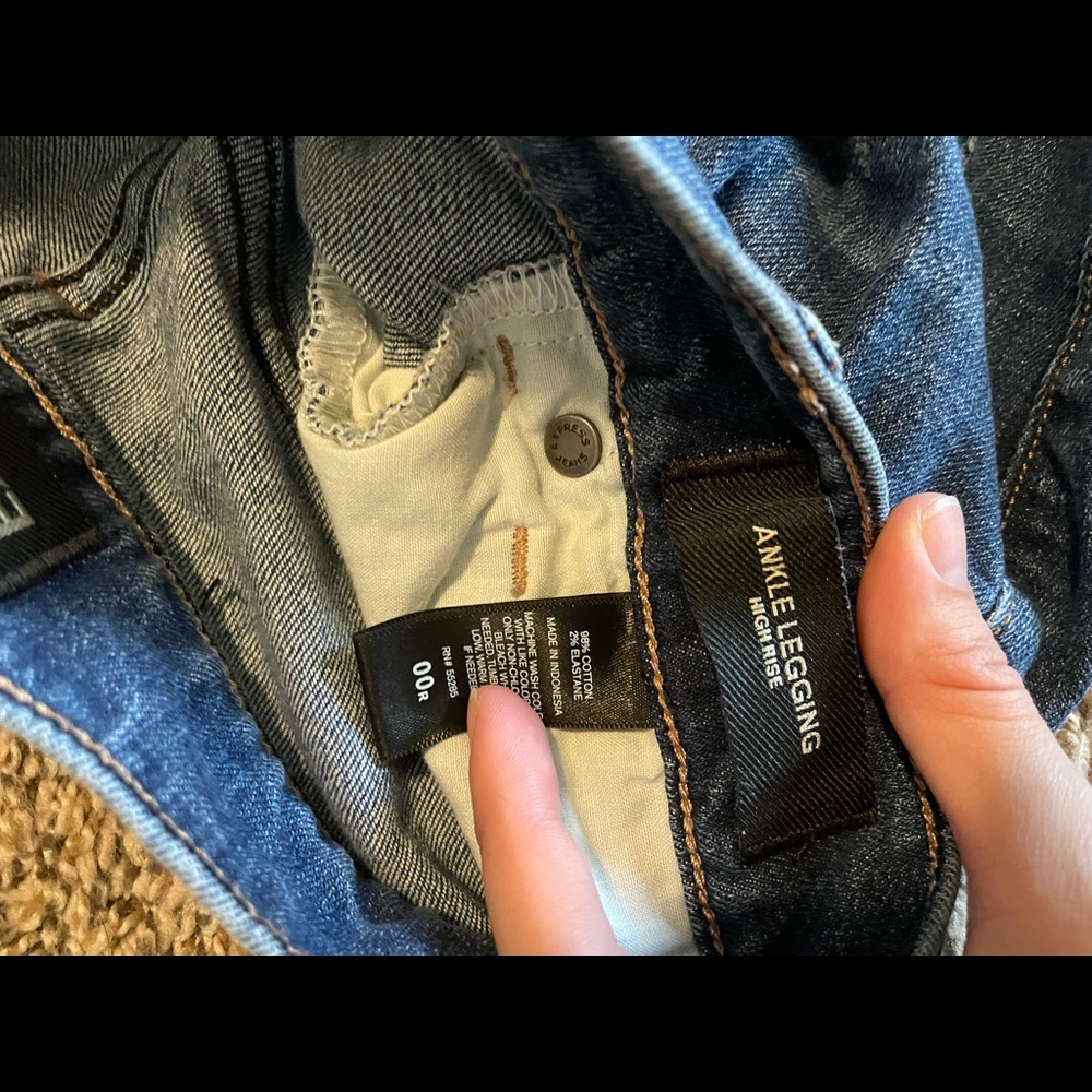 Jeans - Picture 3 of 4